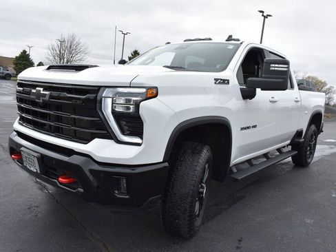 Used 2025 Chevrolet Silverado 3500 LT w/ Trail Boss Package AWD/4WD image 12