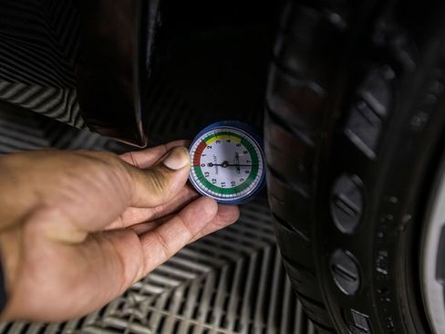 Used 2023 BMW 530e w/ Executive Package image 46