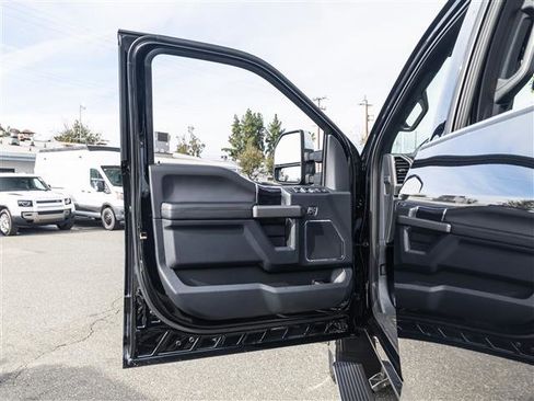 Certified 2022 Ford F350 Platinum image 29