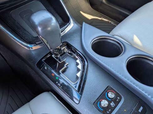Used 2014 Toyota Avalon Limited image 22