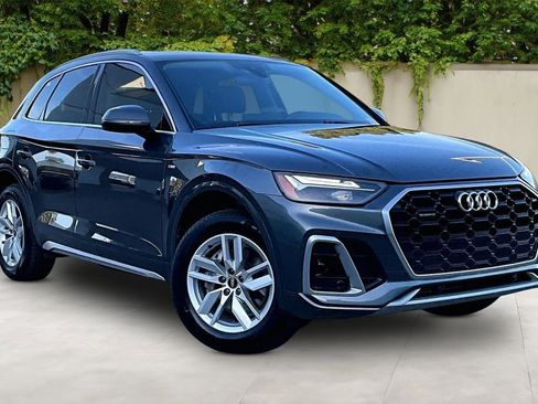 Used 2023 Audi Q5 2.0T Premium w/ Convenience Package AWD/4WD image 1