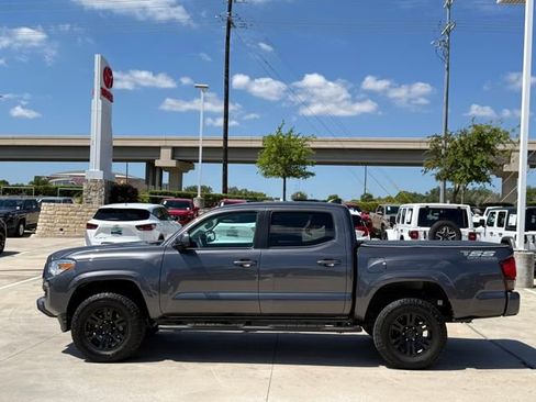Used 2021 Toyota Tacoma SR w/ SR Convenience Package image 7