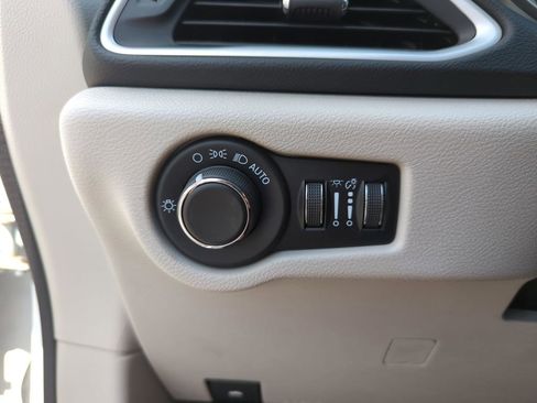 Used 2023 Chrysler Voyager LX FWD image 35