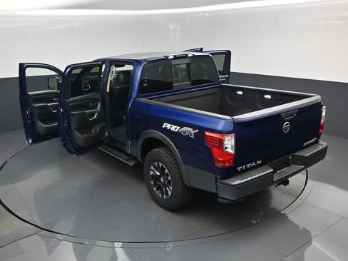Used 2017 Nissan Titan PRO-4X w/ Pro-4x Convenience Package AWD/4WD image 30