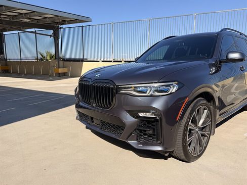 Used 2020 BMW X7 M50i w/ Dynamic Handling Package AWD/4WD image 14