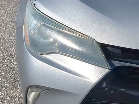 Used 2016 Toyota Camry XSE image 10