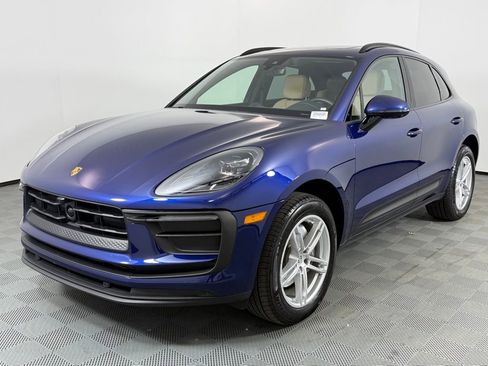 Certified 2025 Porsche Macan image 1