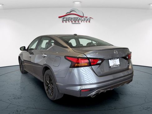 Used 2023 Nissan Altima 2.5 SV w/ SV Premium Package AWD/4WD image 6