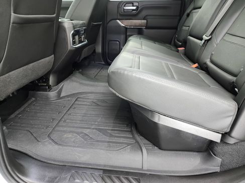 Used 2023 GMC Sierra 3500 Denali w/ Denali Ultimate Package image 9