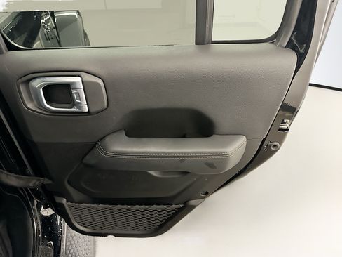 Used 2023 Jeep Wrangler Unlimited Sahara AWD/4WD image 30