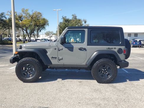 Used 2022 Jeep Wrangler Sport image 7