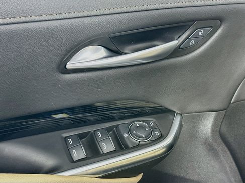 Used 2024 Cadillac XT4 Luxury w/ Cold Weather Package FWD image 15