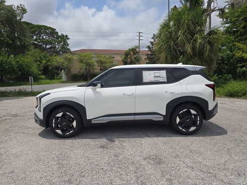 New 2027 Kia Seltos S FWD image 5