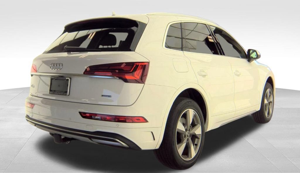 Used 2023 Audi Q5 2.0T Premium w/ Convenience Package AWD/4WD image 4