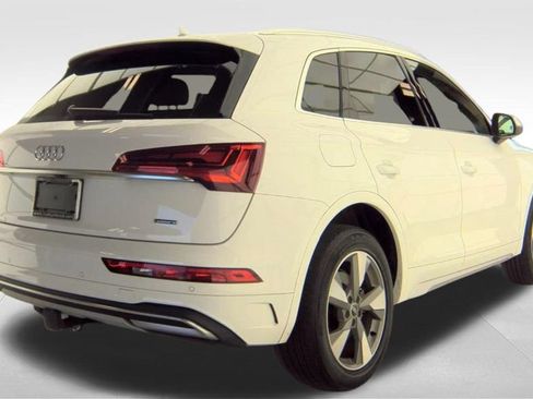 Used 2023 Audi Q5 2.0T Premium w/ Convenience Package AWD/4WD image 4