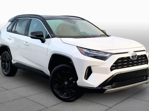 Used 2023 Toyota RAV4 XSE AWD/4WD image 3