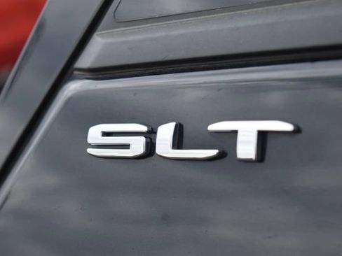 Used 2023 GMC Terrain SLT w/ Infotainment Package II AWD/4WD image 11