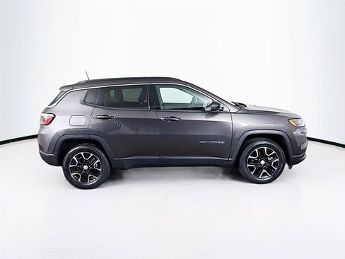 Used 2022 Jeep Compass Latitude w/ Convenience Group AWD/4WD image 12
