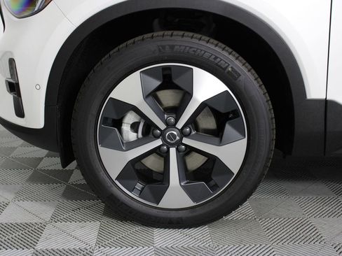 New 2026 Volvo XC40 B5 Plus w/ Protection Package Premier AWD/4WD image 13