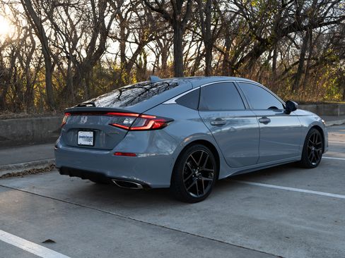 Used 2022 Honda Civic Sport Touring image 9