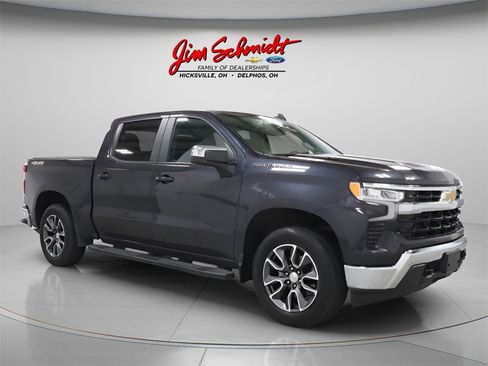 Used 2022 Chevrolet Silverado 1500 LT image 2