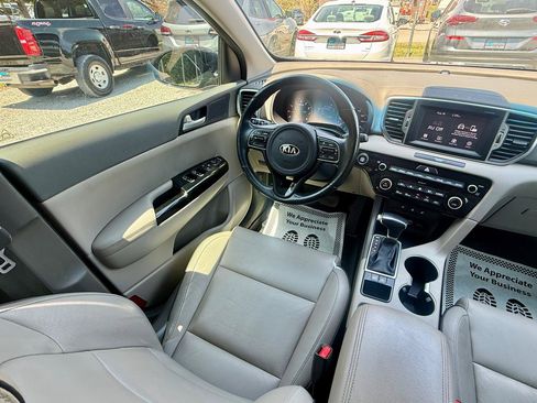 Used 2018 Kia Sportage EX w/ EX Premium Package FWD image 18
