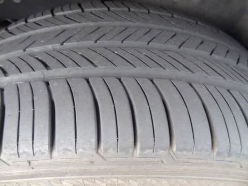 Used 2016 Cadillac Escalade ESV Luxury image 18