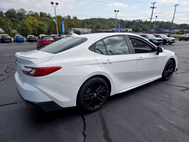 Used 2025 Toyota Camry SE FWD image 8