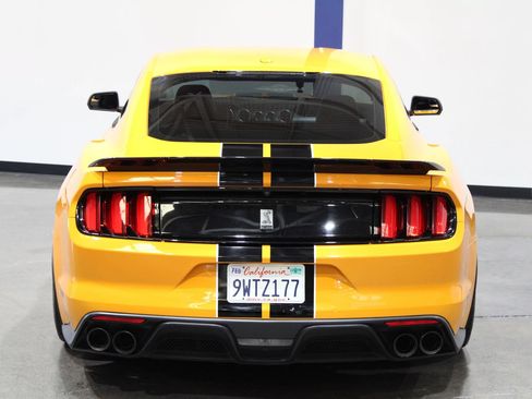 Used 2018 Ford Mustang Shelby GT350 w/ Convenience Package RWD image 18