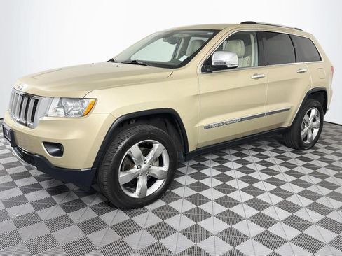 Used 2012 Jeep Grand Cherokee Overland AWD/4WD image 6