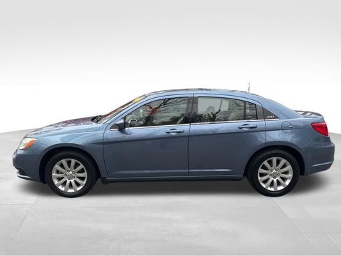 Used 2011 Chrysler 200 Touring w/ Cold Weather Group image 2