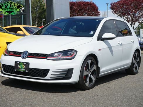 Used 2017 Volkswagen GTI SE image 1