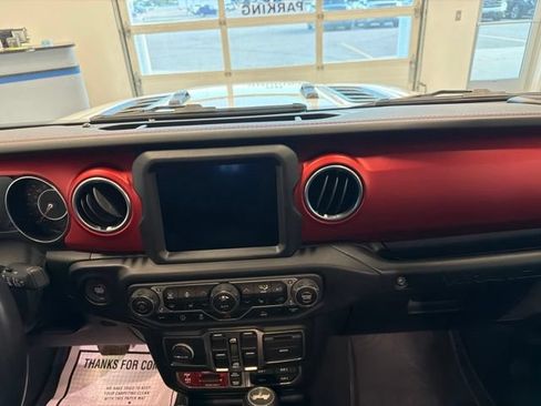 Used 2021 Jeep Wrangler Unlimited Rubicon AWD/4WD image 24