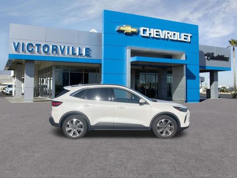 Used 2023 Ford Escape Platinum image 4