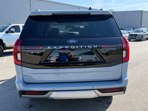 Used 2025 Ford Expedition Max Platinum w/ Platinum Ultimate Package AWD/4WD image 18