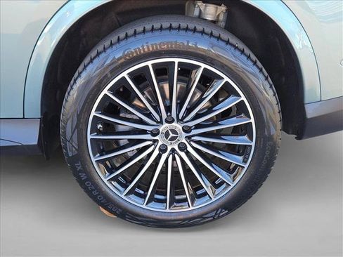 Used 2025 Mercedes-Benz GLC 300 4MATIC image 23