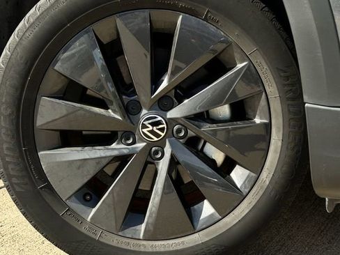 Used 2024 Volkswagen Taos S image 9