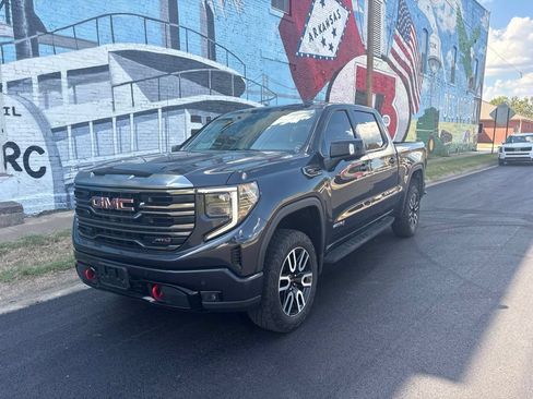 Used 2023 GMC Sierra 1500 AT4 w/ AT4 Premium Package AWD/4WD image 2