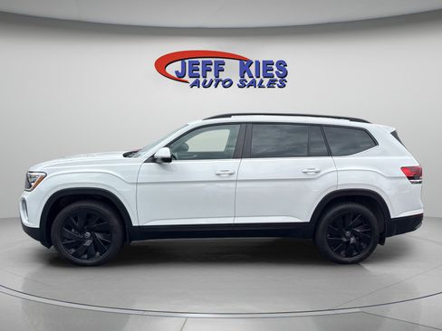 Used 2024 Volkswagen Atlas SE AWD/4WD image 8