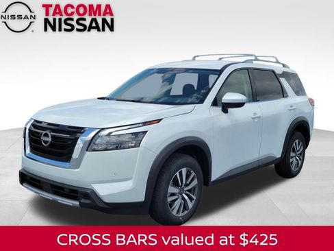 New 2025 Nissan Pathfinder SL image 1