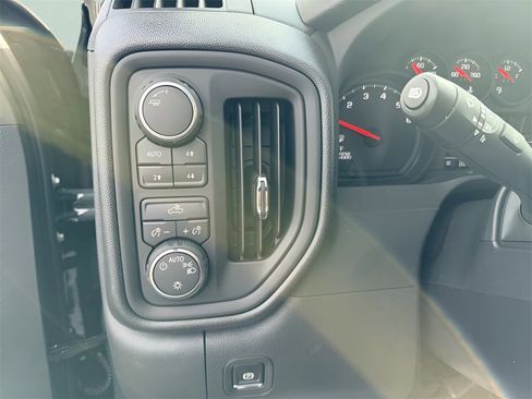 New 2026 Chevrolet Silverado 1500 Custom Trail Boss w/ LPO, Dark Essentials Package image 25