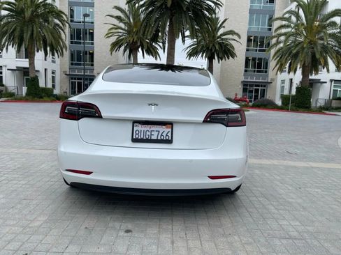Used 2023 Tesla Model 3 Standard Range image 8