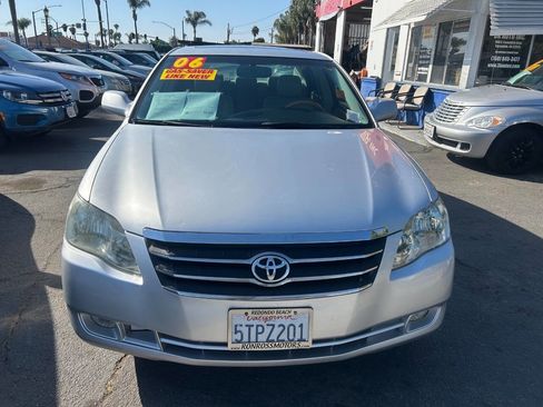 Used 2006 Toyota Avalon Limited FWD image 2