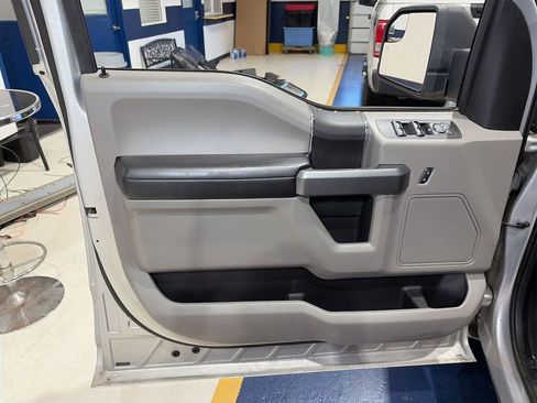 Used 2019 Ford F150 XLT AWD/4WD image 8