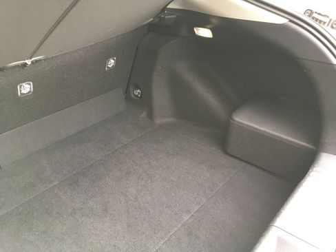 Used 2025 Toyota Prius LE FWD image 31