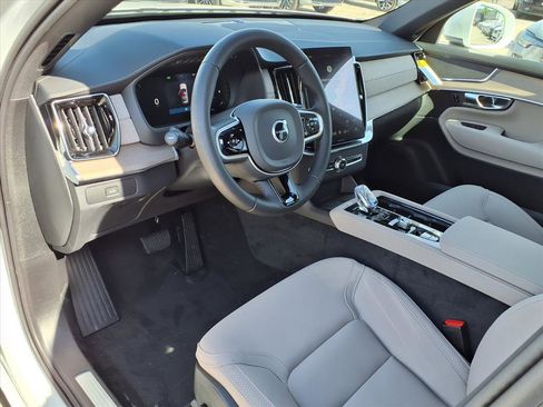 New 2026 Volvo XC90 B5 Plus w/ Protection Package Premier image 13