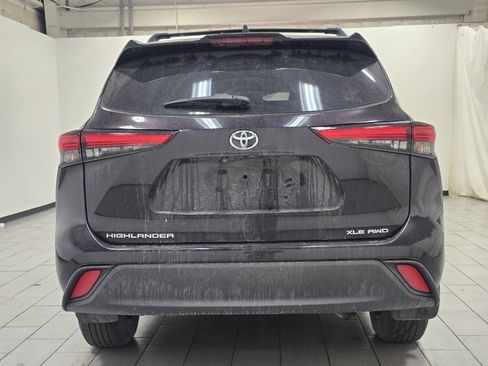 Used 2021 Toyota Highlander XLE image 15