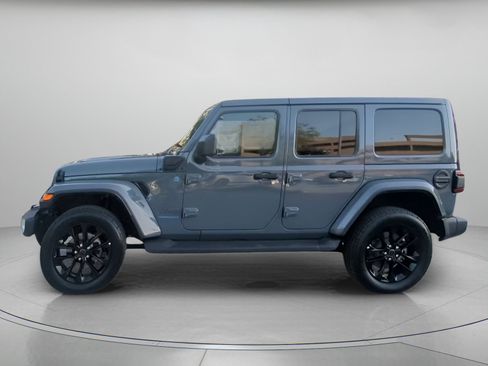 Used 2025 Jeep Wrangler Unlimited Sahara AWD/4WD image 16