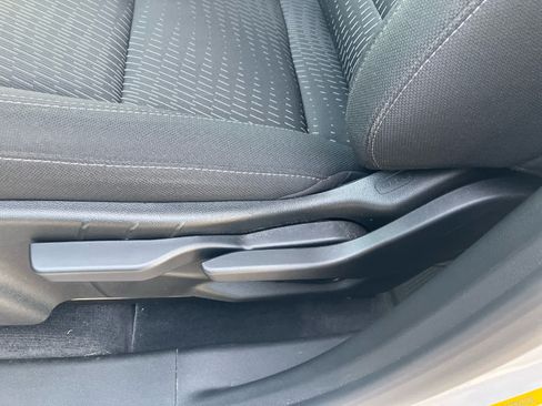 Used 2025 Chevrolet Equinox LT w/ Safety and Technology Package FWD image 11