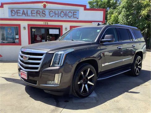 Used 2016 Cadillac Escalade Luxury RWD image 12